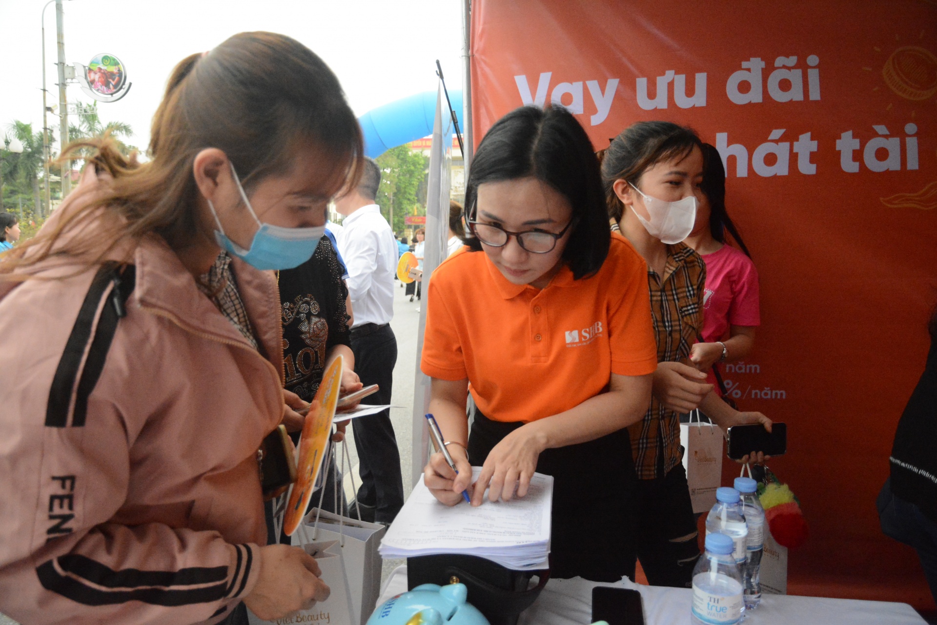 SHB góp phần kết nối cung - cầu cho 5.000 chỉ tiêu tuyển dụng lao động nữ