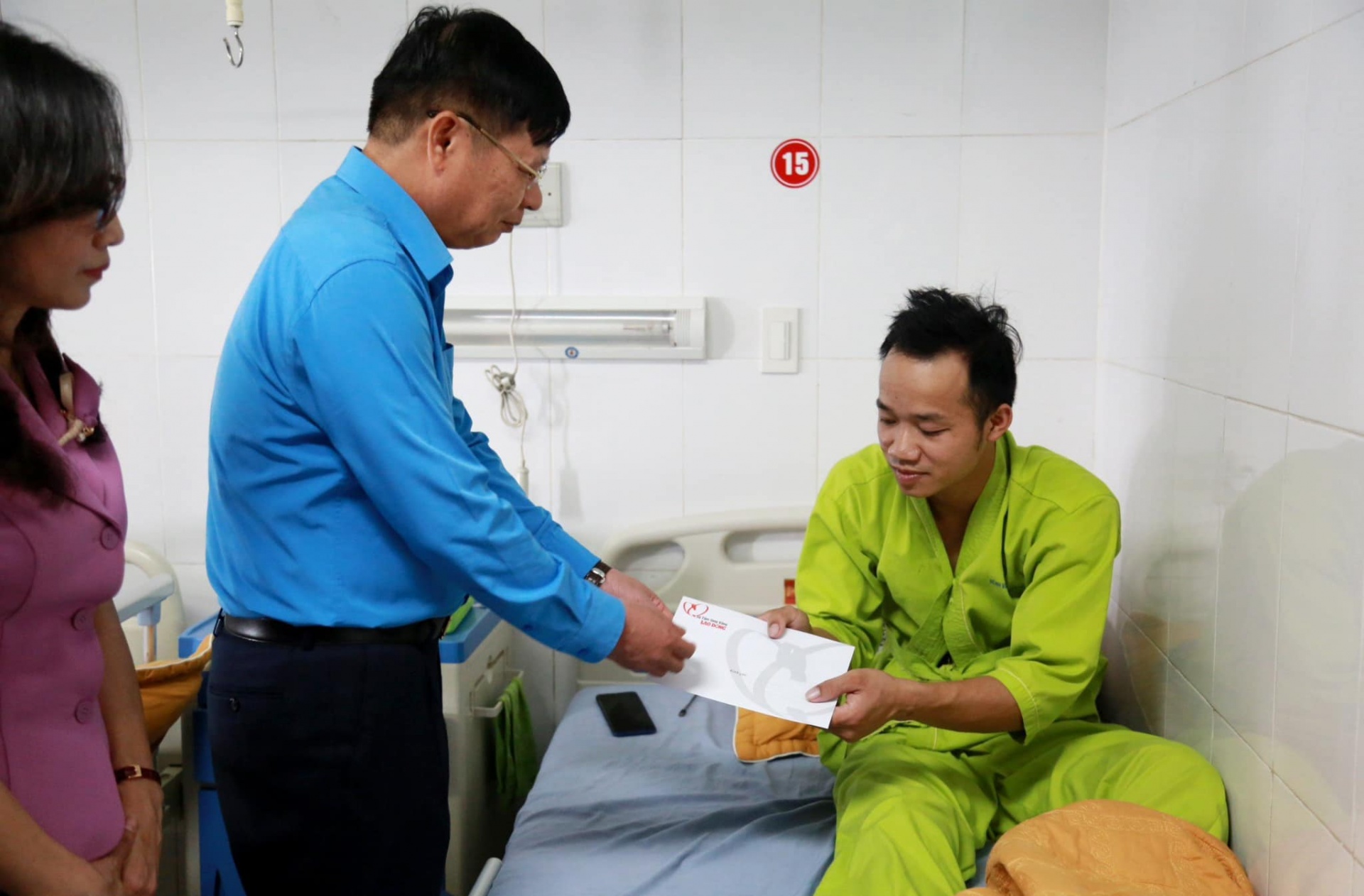 Lãnh đạo Tổng LĐLĐ Việt Nam chia buồn gia với đình các nạn nhân vụ tai nạn tại Yên Bái