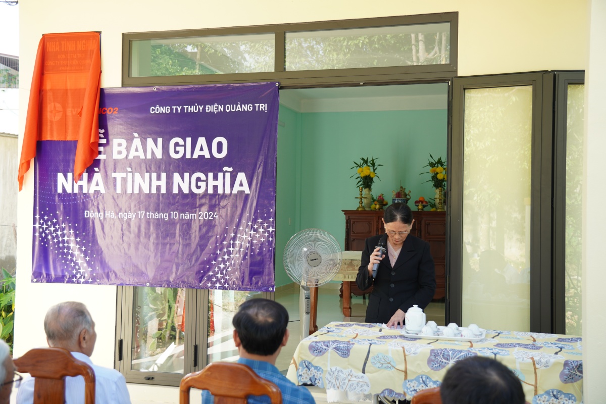 Người lao động Công ty Thủy điện Quảng Trị góp sức xây nhà tình nghĩa