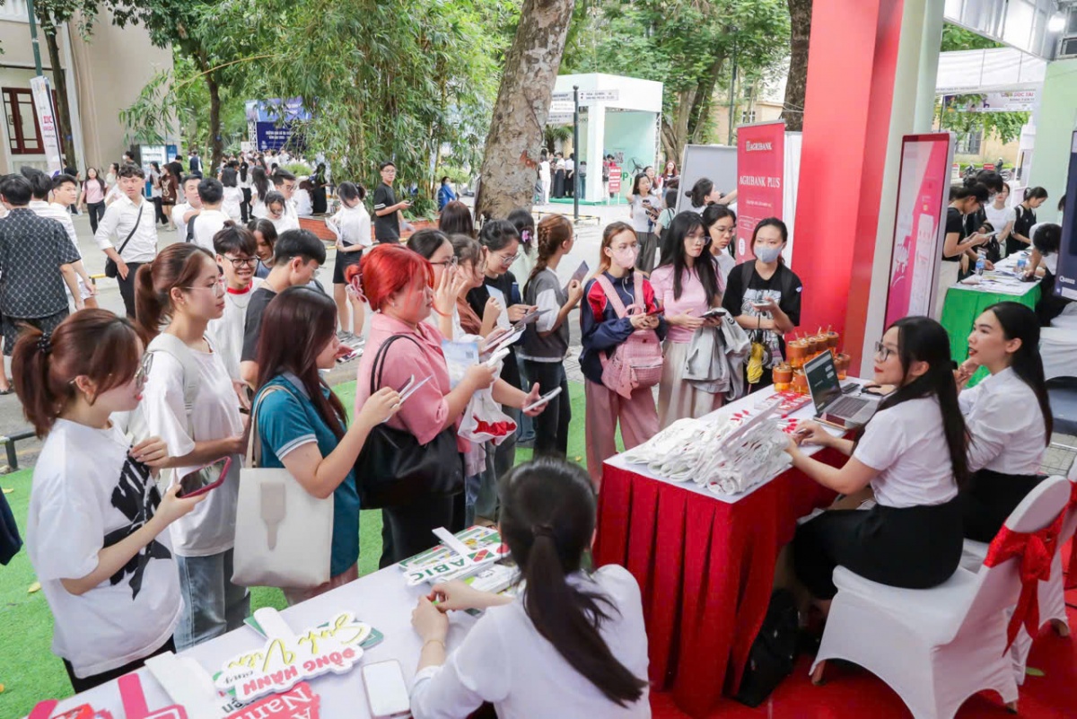 Vun trồng “mầm xanh” - gieo những hy vọng