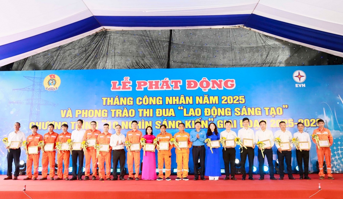 Ngành Điện thi đua lao động sáng tạo, tiên phong bước vào kỷ nguyên mới