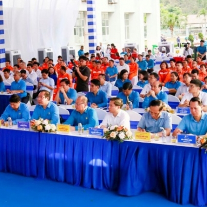 Ngành Điện thi đua lao động sáng tạo, tiên phong bước vào kỷ nguyên mới