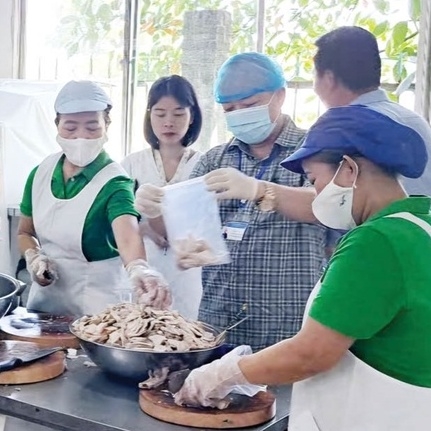 Vì bữa ăn ca an toàn, đảm bảo vệ sinh cho người lao động