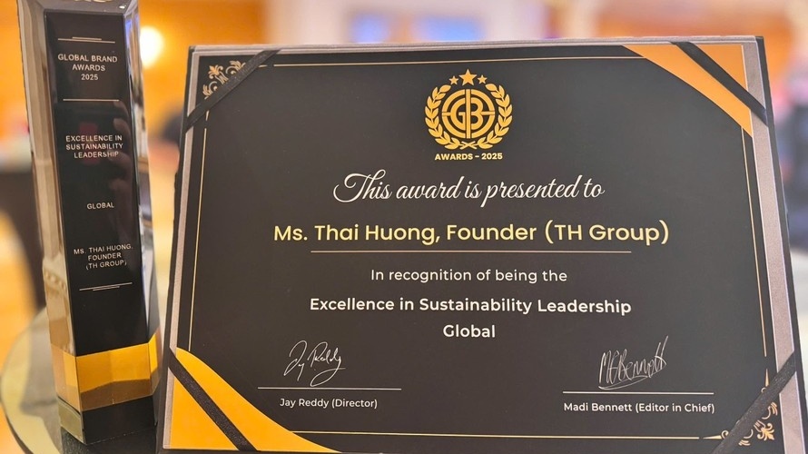 Anh hùng Lao động Thái Hương được vinh danh Nhà lãnh đạo phát triển bền vững