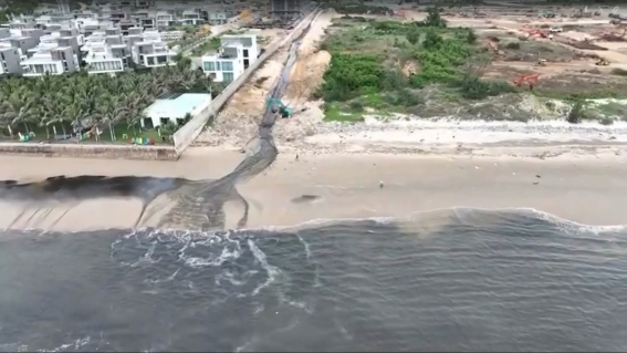 Du khách ở The Maris lo sợ chất bẩn từ dự án của Tập đoàn Sungroup thải ra biển