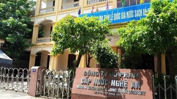 Cấp nước Nghệ An: Lợi nhuận giảm, thu nhập lãnh đạo tăng gần gấp đôi
