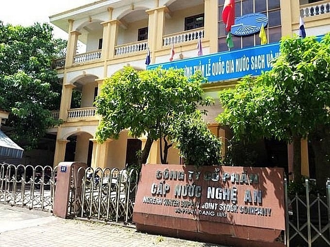 Cấp nước Nghệ An: Lợi nhuận giảm, thu nhập lãnh đạo tăng gần gấp đôi