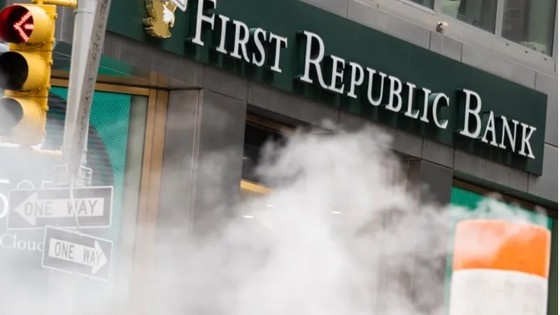 Cổ phiếu hàng loạt ngân hàng Mỹ giảm kịch biên độ do ảnh hưởng từ vụ việc SVB