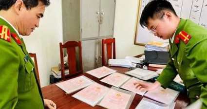 Bắt nhóm đối tượng cho vay với lãi suất "khủng" 500%/năm