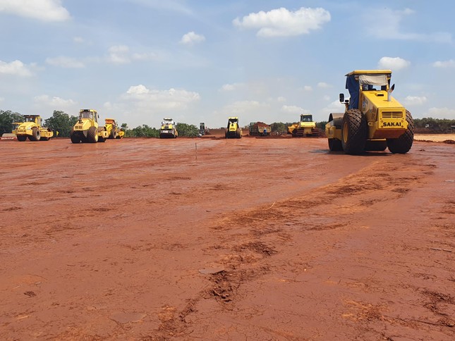 Ho&agrave;n tất bồi thường cho người d&acirc;n dự &aacute;n s&acirc;n bay Long Th&agrave;nh trước 10/12 ảnh 1