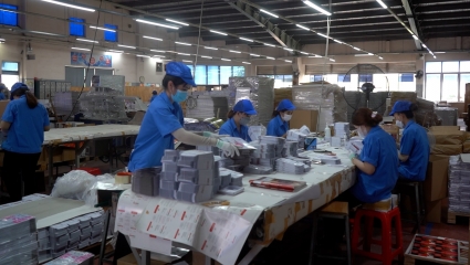 Doanh nghiệp nỗ lực giữ chân người lao động