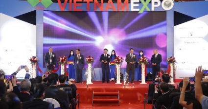 VIETNAM EXPO Kicks Off in Hanoi with More Than 400 Enterprises