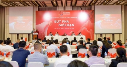 Phát Đạt chuyển nhượng Astral City