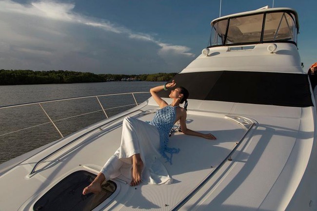 Kh&aacute;m ph&aacute; Hồ Tr&agrave;m đa sắc m&agrave;u theo c&aacute;ch của Cao Thi&ecirc;n Trang v&agrave; H&agrave; Tr&uacute;c ảnh 5