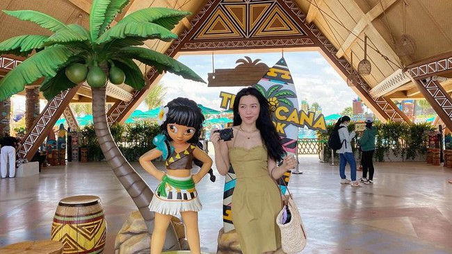 Kh&aacute;m ph&aacute; Hồ Tr&agrave;m đa sắc m&agrave;u theo c&aacute;ch của Cao Thi&ecirc;n Trang v&agrave; H&agrave; Tr&uacute;c ảnh 8