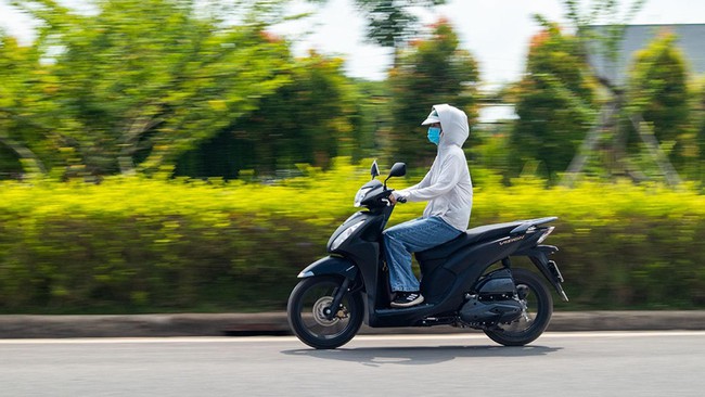 Honda Vision đội gi&aacute; kỷ lục tại đại l&yacute; ảnh 1