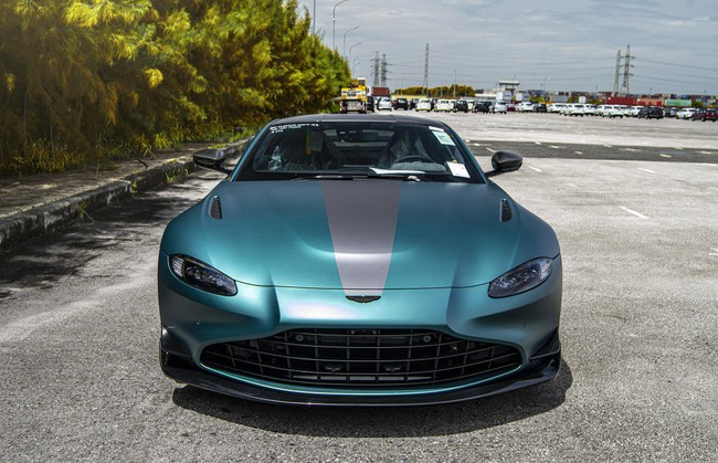 &ldquo;M&atilde;nh th&uacute;&rdquo; đường đua Aston Martin Vantage F1 Edition ch&iacute;nh h&atilde;ng về Việt Nam, gi&aacute; 18,799 tỷ đồng ảnh 3