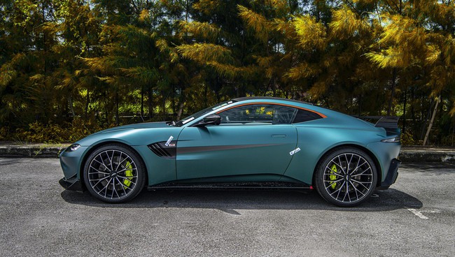 &ldquo;M&atilde;nh th&uacute;&rdquo; đường đua Aston Martin Vantage F1 Edition ch&iacute;nh h&atilde;ng về Việt Nam, gi&aacute; 18,799 tỷ đồng ảnh 2