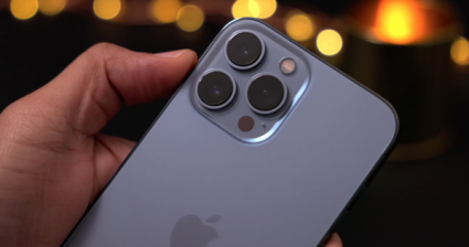 Apple “kiểm soát” thị trường smartphone cao cấp thế nào?