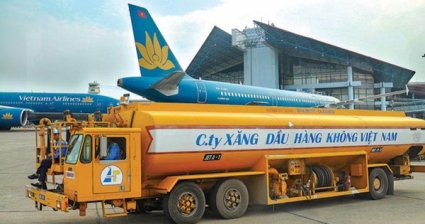 Giá xăng dầu cao nhất mọi thời đại: Lại nóng chuyện giá trần vé máy bay