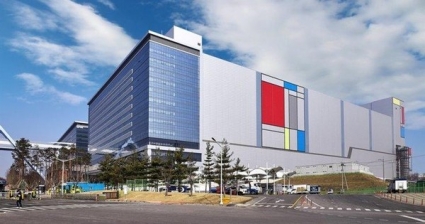 Samsung, LG đồng loạt cắt giảm sản xuất vì tồn kho nhiều