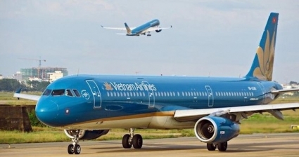 Lượng khách nội địa tăng 30% so với trước dịch, hàng không vẫn &quot;thu không đ