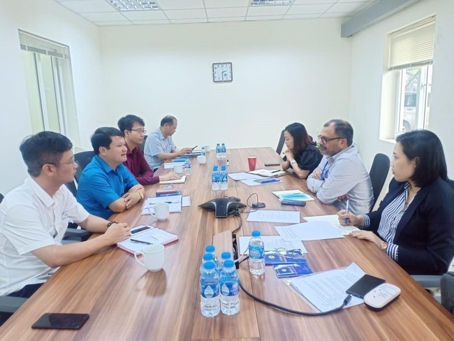 Công nhân lo ngại “tác động kép” khi tăng lương tối thiểu vùng ảnh 1