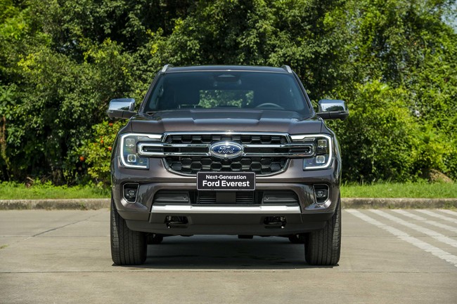 Ford Everest mới ch&iacute;nh thức ra mắt, gi&aacute; từ 1,1 tỷ đồng ảnh 1