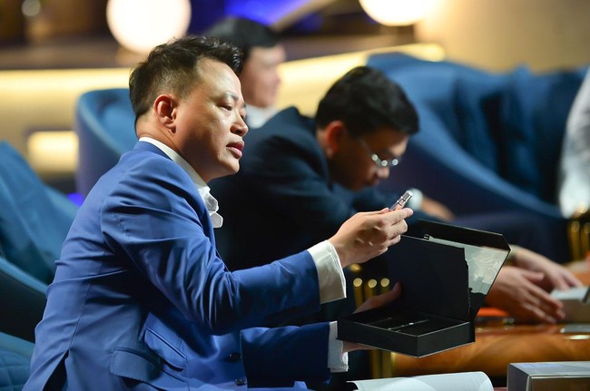 Vụ &ldquo;bể k&egrave;o&rdquo; tr&ecirc;n Shark Tank Việt Nam: Startup &ldquo;quay xe&rdquo;, Shark nổi giận, Gi&aacute;m đốc chương tr&igrave;nh kh&ocirc;ng thể ph&aacute;n xử  ảnh 2