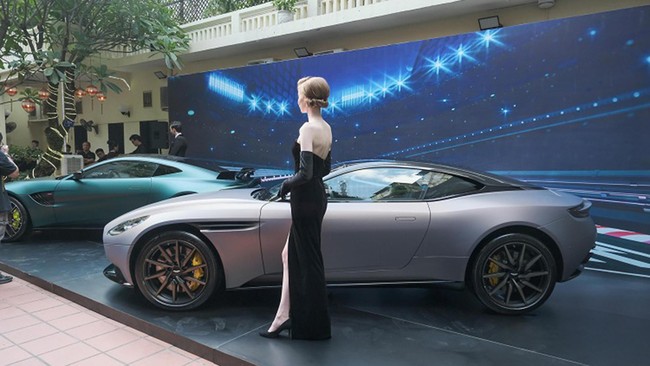 Aston Martin DB11 V8 Coupe 2023 gi&aacute; gần 20 tỷ đồng tại Việt Nam ảnh 2