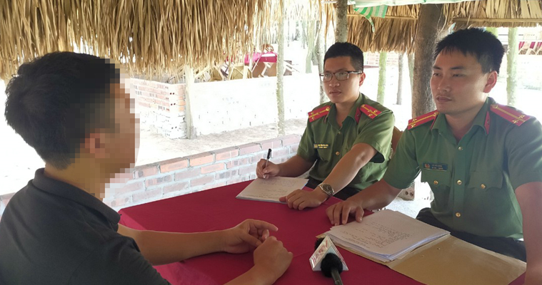 Một nạn nh&acirc;n kể lại sự việc khi bị lừa b&aacute;n sang Campuchia - Ảnh: Bộ C&ocirc;ng an