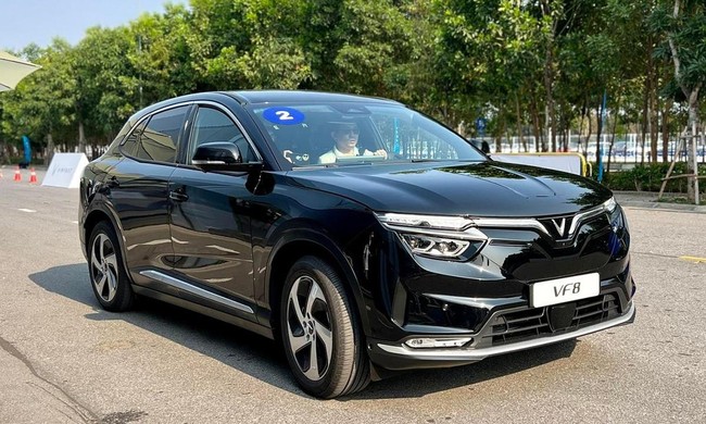 VinFast tăng gi&aacute; b&aacute;n xe điện VF 8 v&agrave; VF 9 ảnh 1