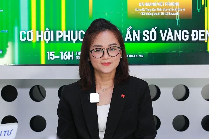 B&agrave; Ho&agrave;ng Việt Phương