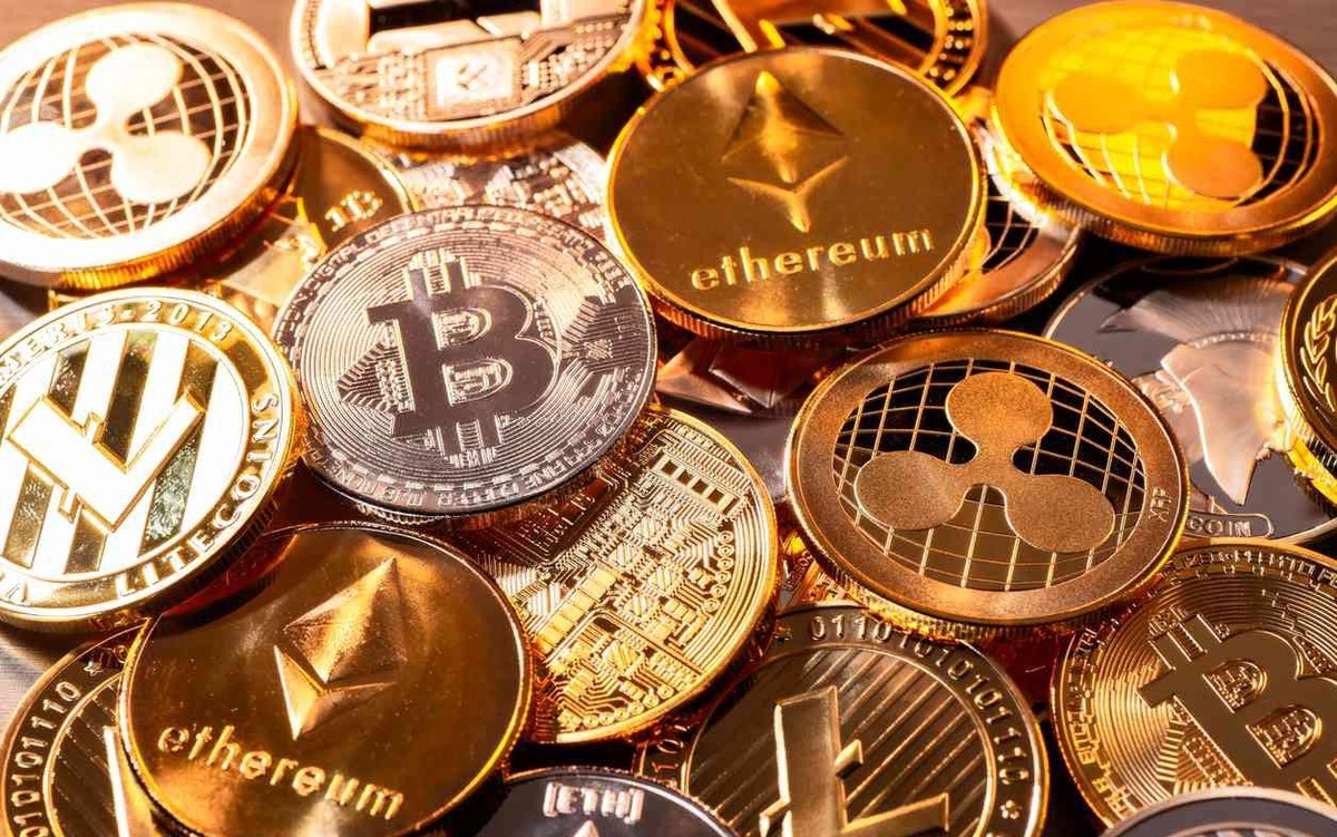 Thị trường tiền m&atilde; ho&aacute; trải qua nửa đầu năm 2022 đầy biến động