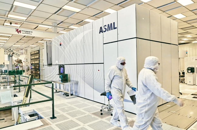 Trung Quốc hướng tới tự chủ về b&aacute;n dẫn, Mỹ c&oacute; động th&aacute;i mới ảnh 2