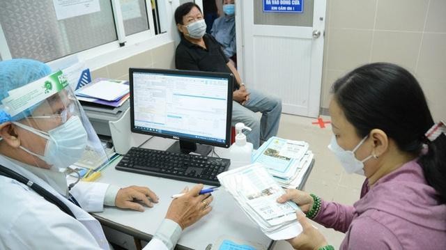 Bảo đảm nguồn nh&acirc;n lực y tế cho c&ocirc;ng t&aacute;c kh&aacute;m, chữa bệnh.