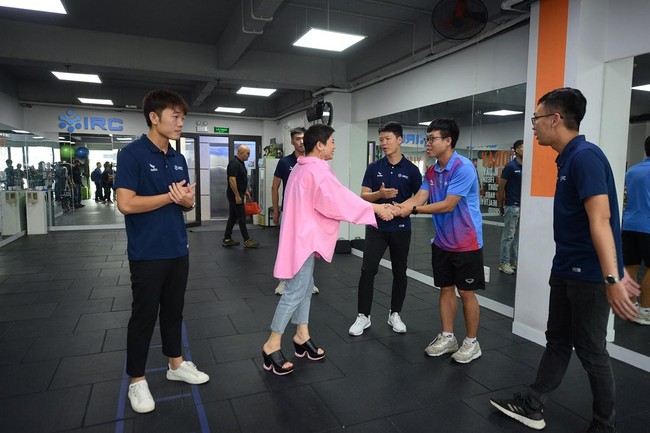 Shark Li&ecirc;n &ldquo;giải ng&acirc;n&rdquo; v&eacute; v&agrave;ng 500 triệu đồng, khẳng định sẽ dốc sức đầu tư cho trung t&acirc;m của tuyển thủ Xu&acirc;n Trường  ảnh 1