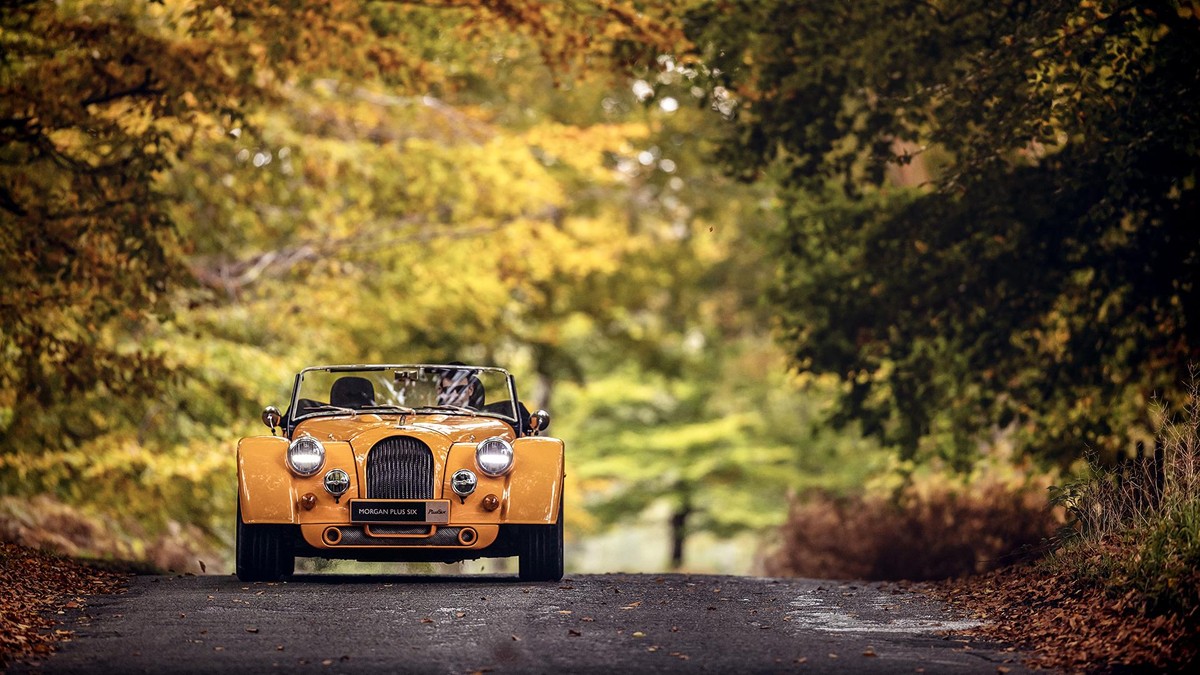 Mẫu xe kiểu d&aacute;ng cổ điển Morgan Plus Six sẽ l&agrave; một cơn gi&oacute; lạ ở triển l&atilde;m VMS 2022.