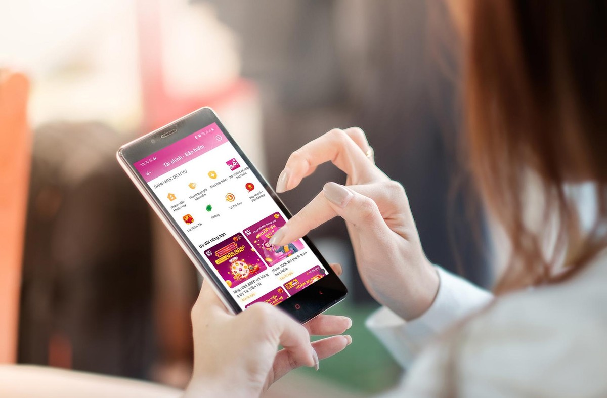 Thanh to&aacute;n kh&ocirc;ng d&ugrave;ng tiền mặt ph&aacute;t triển b&ugrave;ng nổ ở Việt Nam