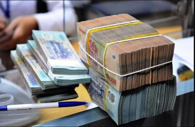 G&oacute;i t&iacute;n dụng 20.000 tỷ đồng được k&igrave; vọng sẽ x&oacute;a sổ dịch vụ t&iacute;n dụng đen trong c&ocirc;ng nh&acirc;n, người lao động. Ảnh minh họa.