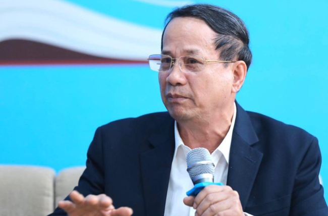 Gi&aacute; xăng dầu đ&atilde; giảm 5.000-6.000 đồng/l&iacute;t, v&igrave; sao nhiều h&agrave;ng h&oacute;a vẫn neo gi&aacute;? ảnh 2