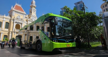 Tối thiểu 50% ô tô, xe máy tại đô thị sử dụng điện, năng lượng xanh từ 2030