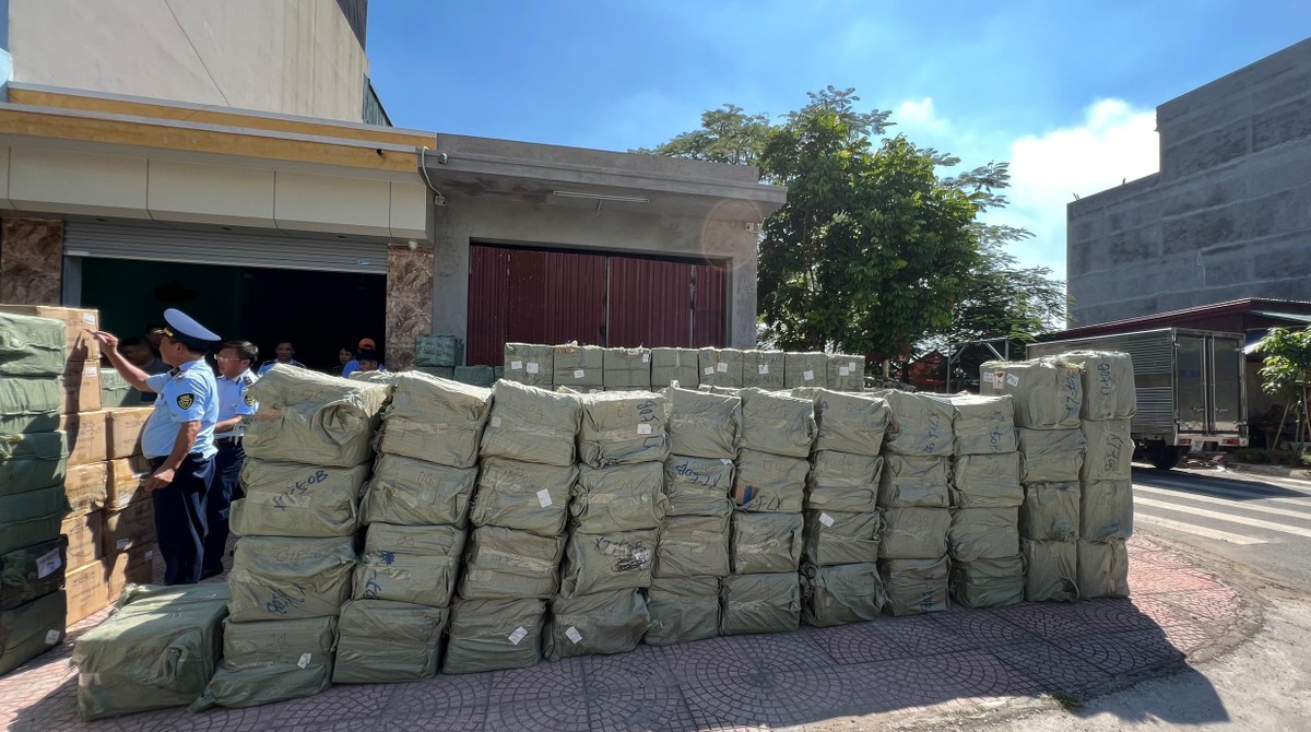 To&agrave;n bộ số h&agrave;ng h&oacute;a được lực lượng chức năng ni&ecirc;m phong, tạm giữ để tiếp tục x&aacute;c minh, l&agrave;m r&otilde; vi phạm - Ảnh: Tổng cục QLTT