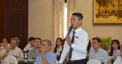 Hoang mang khi nhìn vào bảng so sánh về tiền trợ giá và lượng hành khách