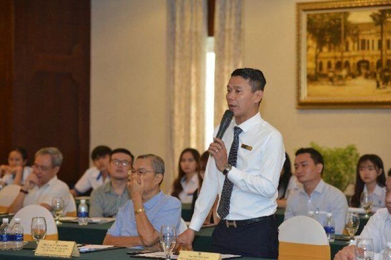 &Ocirc;ng Đ&agrave;o Viết &Aacute;nh, CEO Xe kh&aacute;ch Phương Trang n&ecirc;u &yacute; kiến tại hội thảo