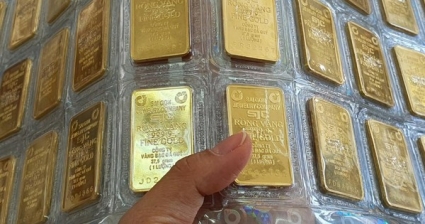 Nấu vàng miếng SJC để xuất khẩu