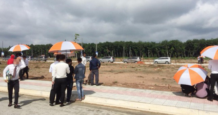 Giao dịch đất nền tăng vọt