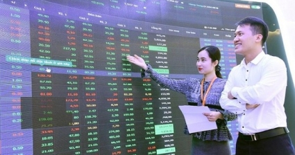 VN-Index có thể lên 1.260 điểm trong tháng 8, thanh khoản thị trường tiếp tục ở mức thấp