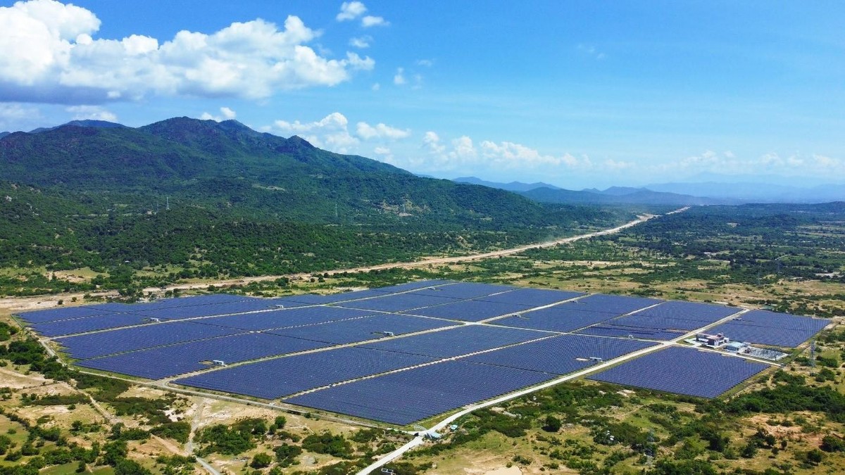 To&agrave;n cảnh nh&agrave; m&aacute;y điện mặt trời Phước Hữu