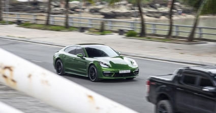 Đánh giá Porsche Panamera 2022 – Đủ phấn khích, thừa chiều chuộng